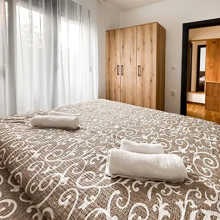 Kiko Lux krevet i doručak Zrenjanin